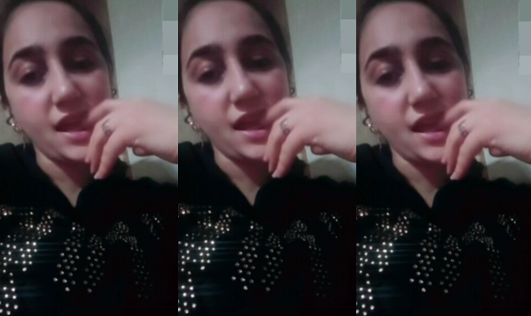 Pakistani Girl Showing On Video Call