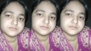 Village Bhabhi Making P!ssing Video For Lover