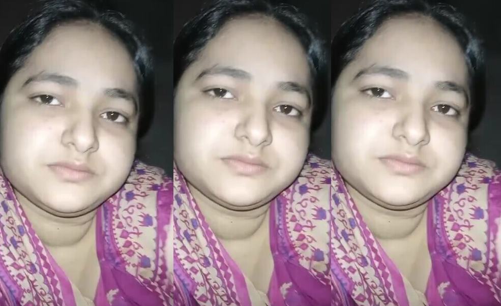Village Bhabhi Making P!ssing Video For Lover