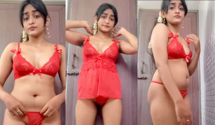 Famous Tamil Young Girl Showing Her Boobs