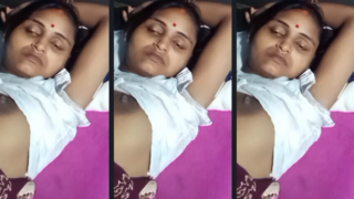 Sleepy Bhabhi Nude Show On Video Call