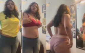 Desi Milf Showing For Lover