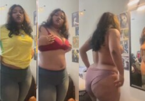 Desi Milf Showing For Lover