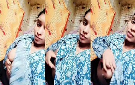Village Girl Showing Boobs & Ass Masturbating